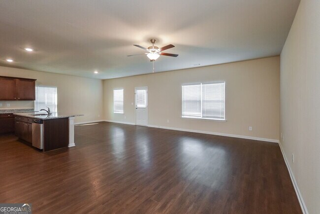 Building Photo - 424 Vermeer Ct