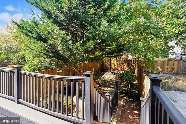 Foto del edificio - 3222 13th St NW