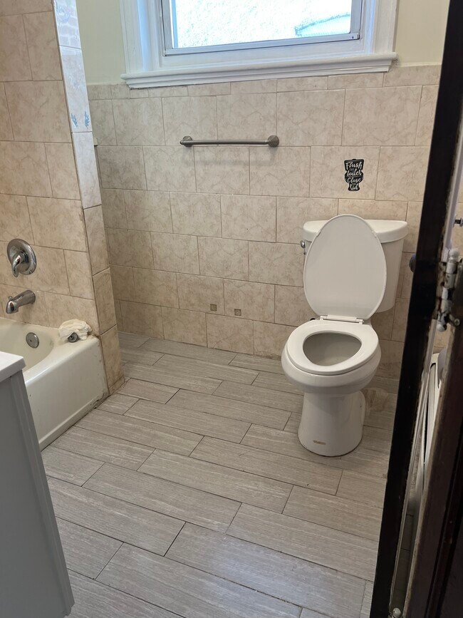 Foto del edificio - 216 N Fulton St