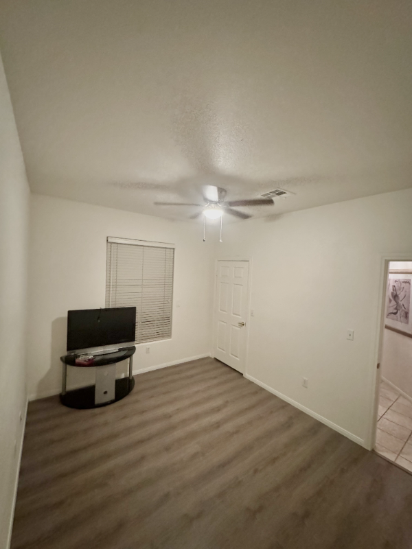 Foto del edificio - 8826 Bridgeport Bay Ave