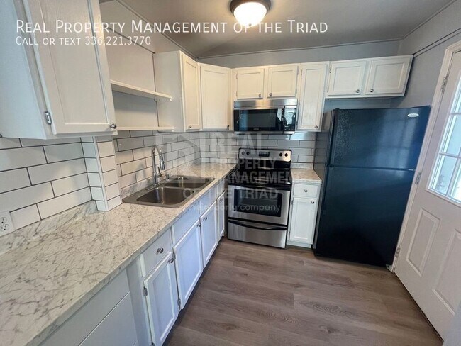 Building Photo - 3 Bedroom, 1 Bath Single Family Home in Hi...