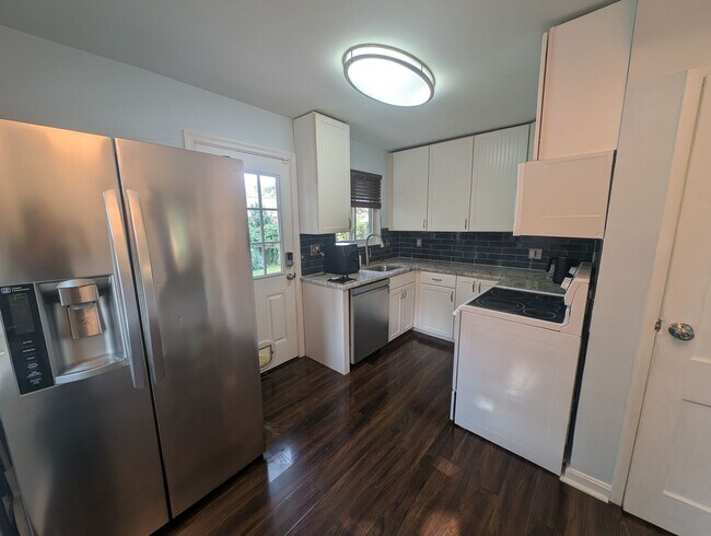 Building Photo - Lovely 4BR/3BA single family home with attached garage located in Montgomery County.