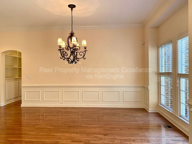 Foto del edificio - 411 Hogan Woods Cir