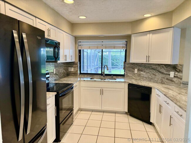 Foto del edificio - 13427 Kingsbury Dr