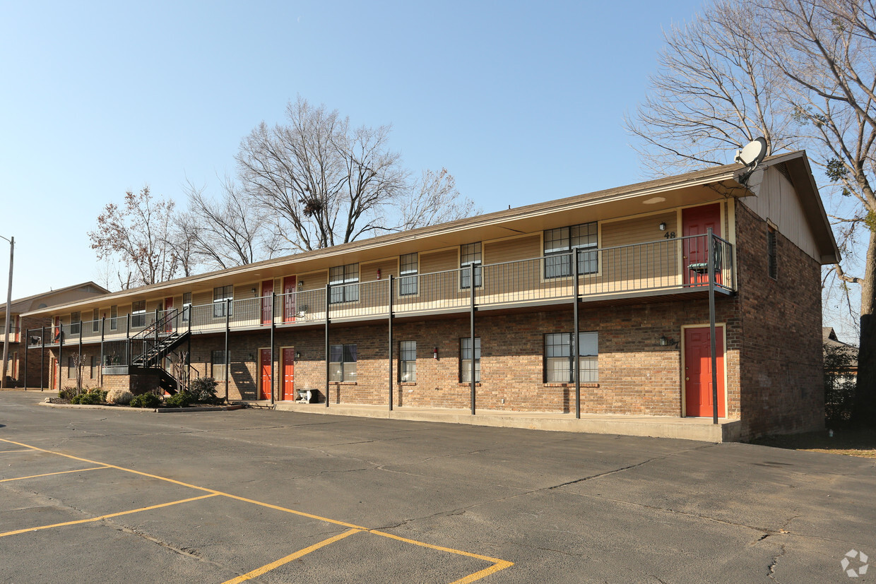 Primary Photo - Ashbrook Apartments