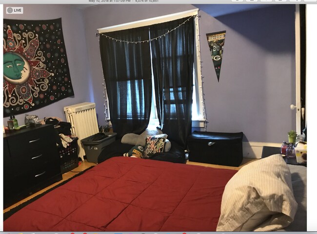 Building Photo - 2913 N Farwell Ave