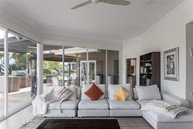 Foto del edificio - 950 S Southlake Dr