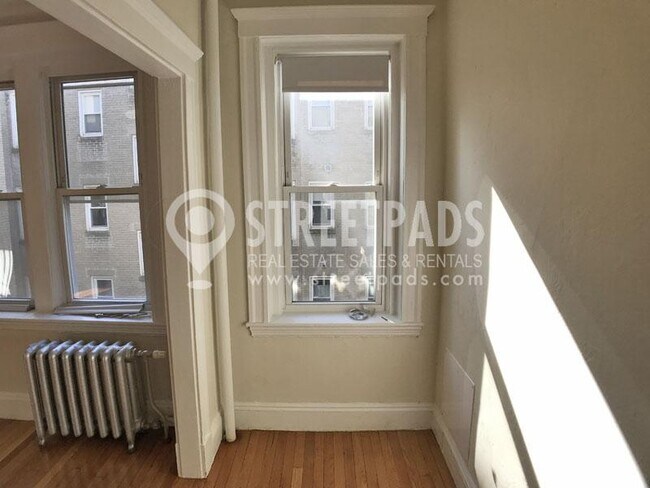 Foto del edificio - bedroom in Boston MA 02215