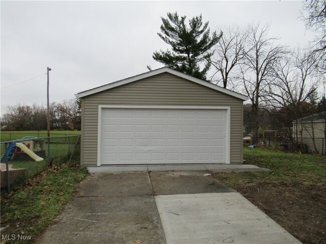 Foto del edificio - 4738 Lawrence Ave