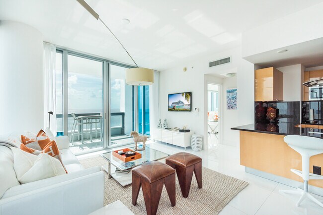Foto del edificio - 6899 Collins Ave