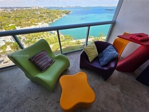 Building Photo - 601 NE 36th St