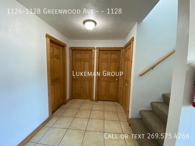 Building Photo - 1126-1128 Greenwood Ave --1128