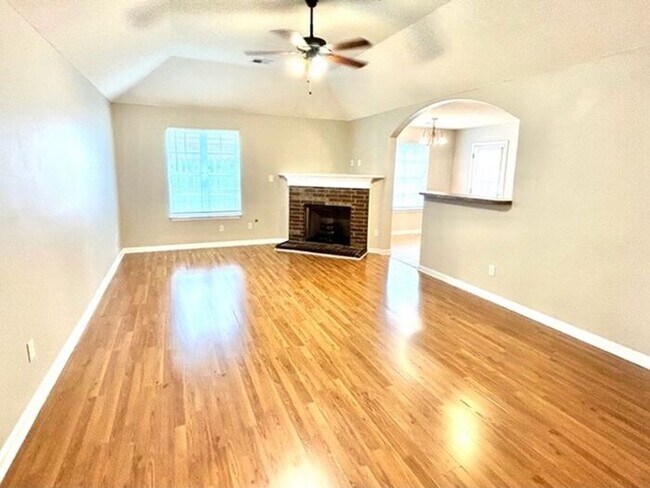 Foto del edificio - Spacious 3 Bedroom Home In Cordova