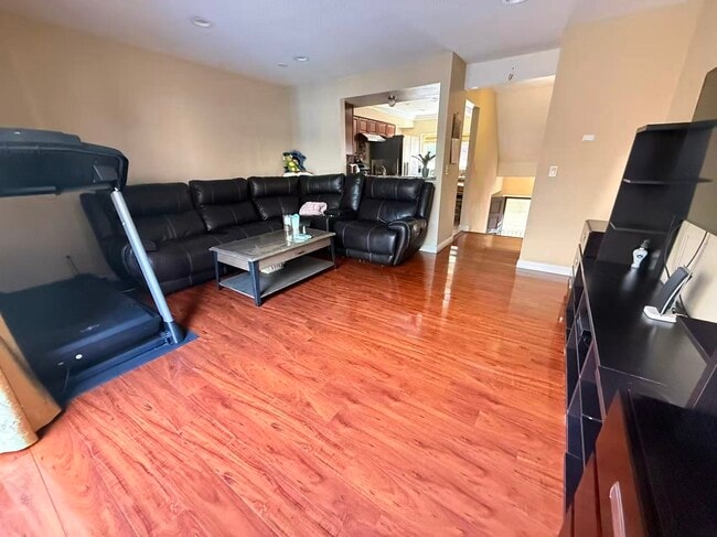 Building Photo - 104 N Wilson Ave