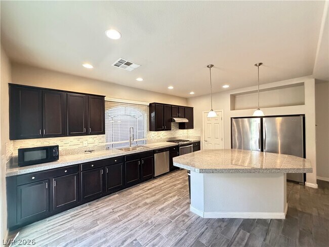 Building Photo - 6055 Montana Peak Ave