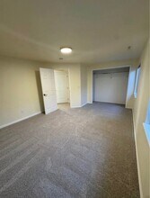 Building Photo - 3988 S Lake Vista Dr