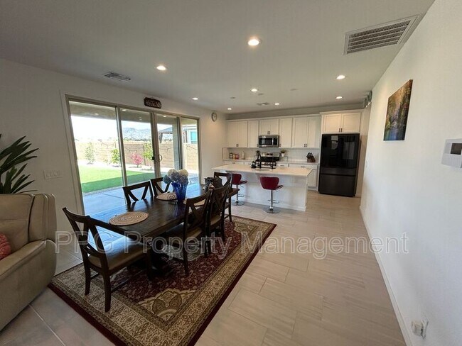 Foto del edificio - 2820 N 196th Ln