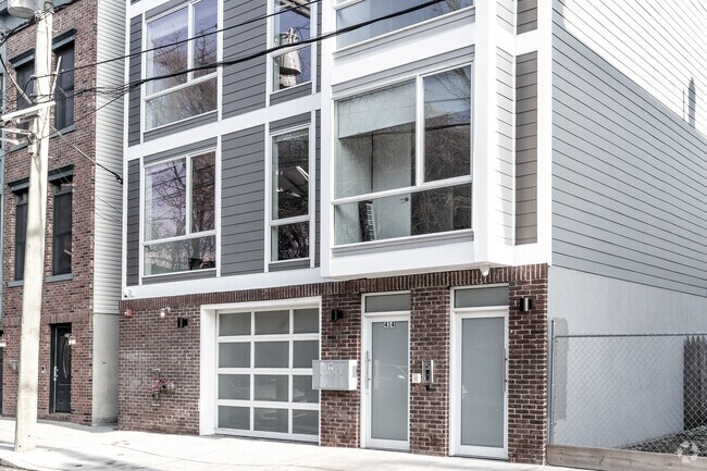 Building Photo - 414 1st St
