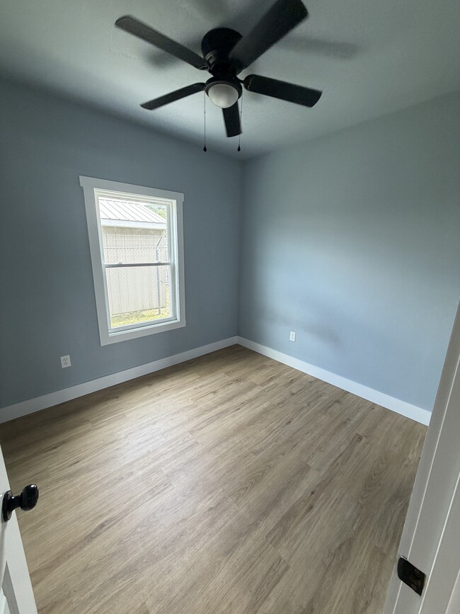 Building Photo - 2070 US-25W