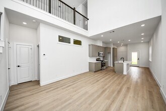 Building Photo - 4338 Avron Dr