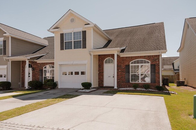 Building Photo - Large 3 Bedroom 2.5 Bath Townhouse In Evans