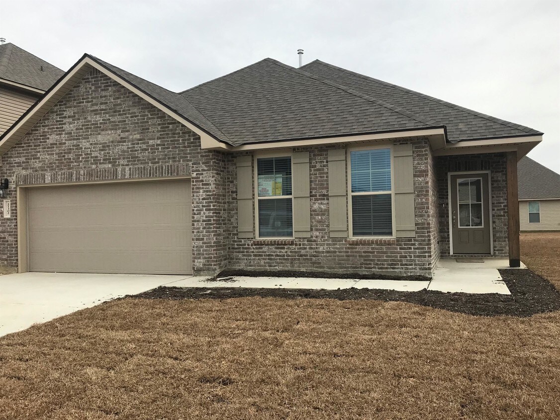 21962096 Ridgefield Ave, Zachary, LA 70791 House Rental in Zachary