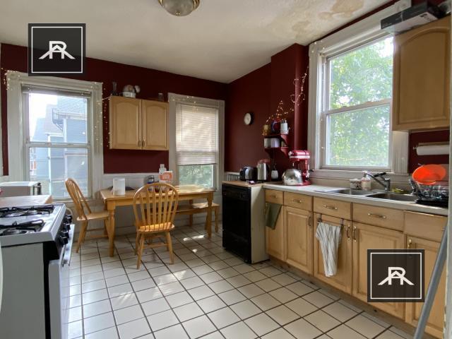 Building Photo - 2 bedroom in Boston MA 02130