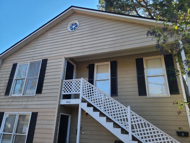 Building Photo - 21st St 1440** Raymer