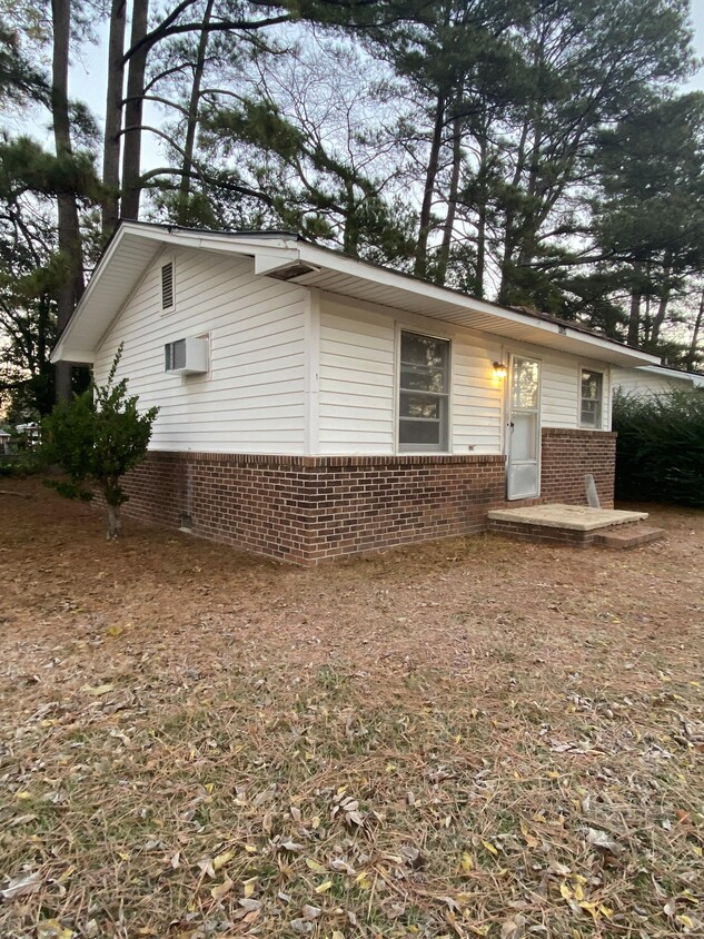 Foto principal - 4954 Robin St