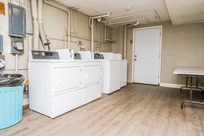 Building Photo - Clay Street Apartments