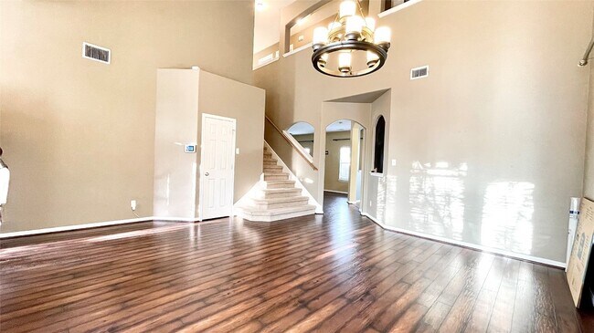 Building Photo - 2702 Tumbling River Dr