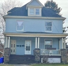 Building Photo - 238 E Leasure Ave