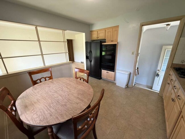 Foto del edificio - 3 BED 1.5 BATH SINGLE FAMILY HOME