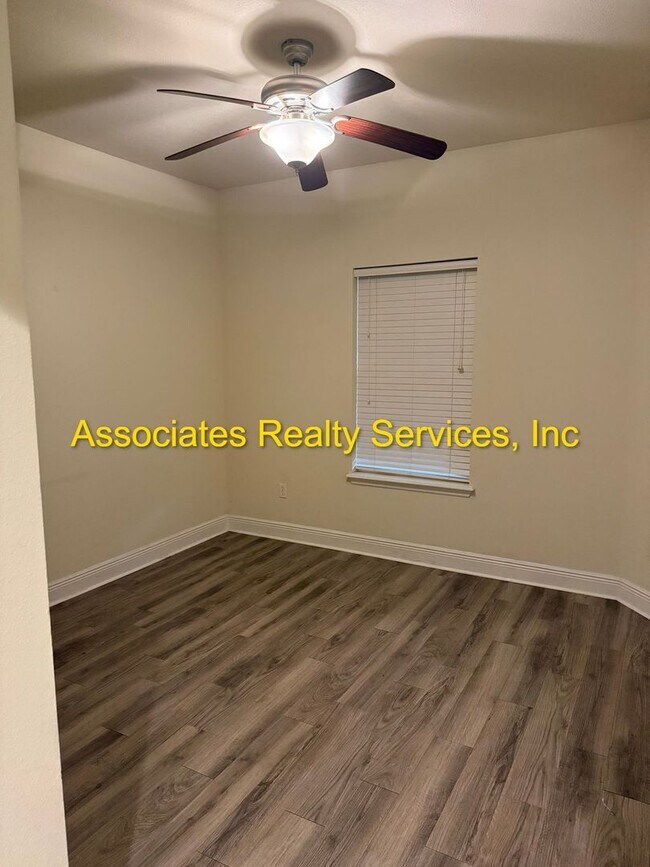 Foto del edificio - Lionsgate  #214