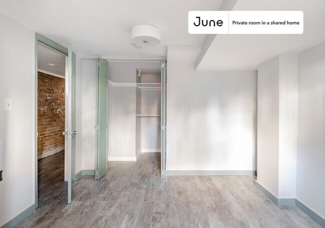 Foto del edificio - Private bedroom in 2 bed/1 bath Home