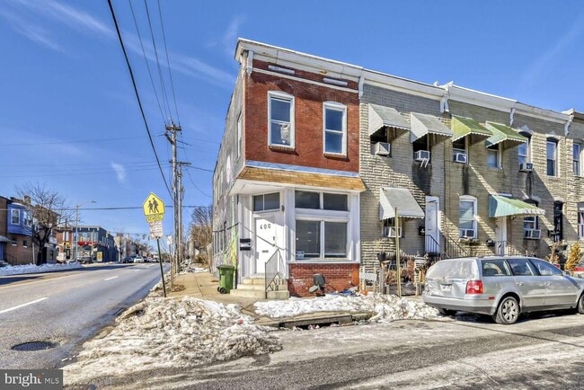 Building Photo - 400 N Rose St