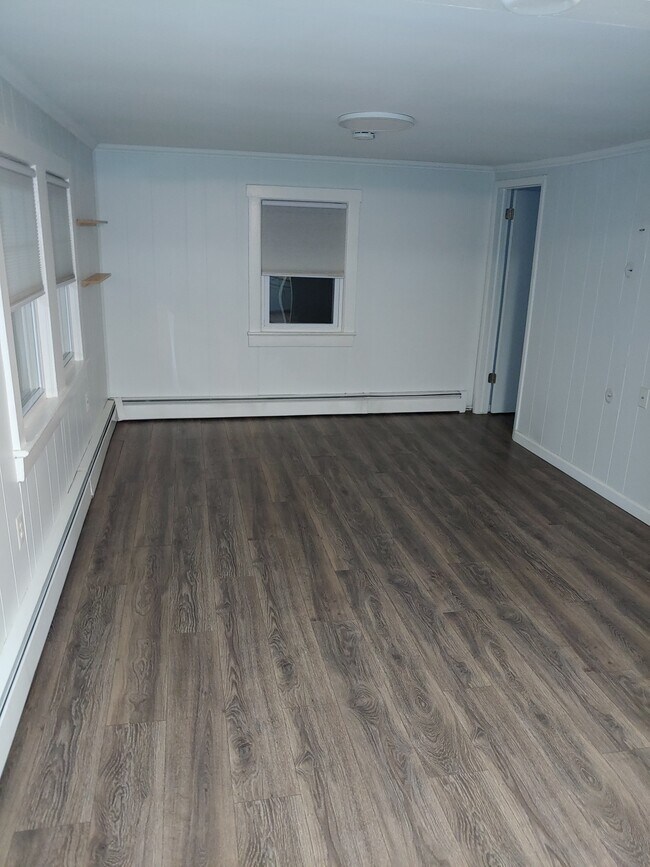 living room - 516 Boulton Ave