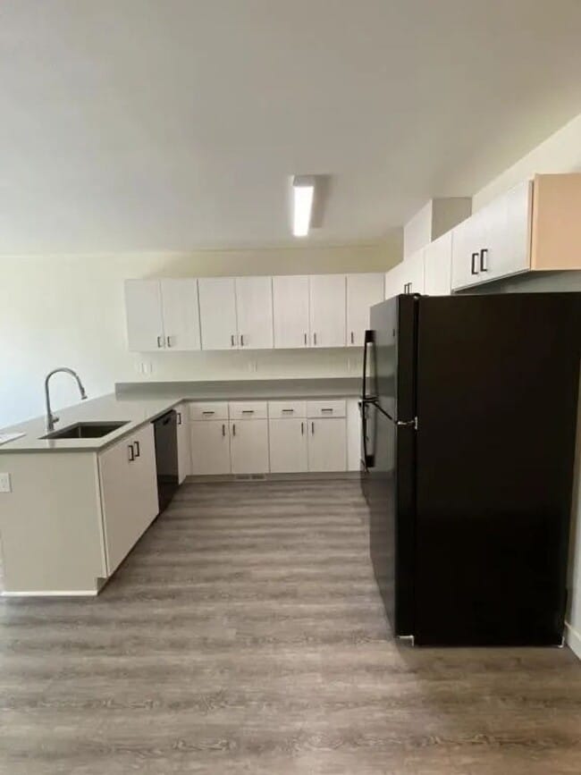 Building Photo - LanC01