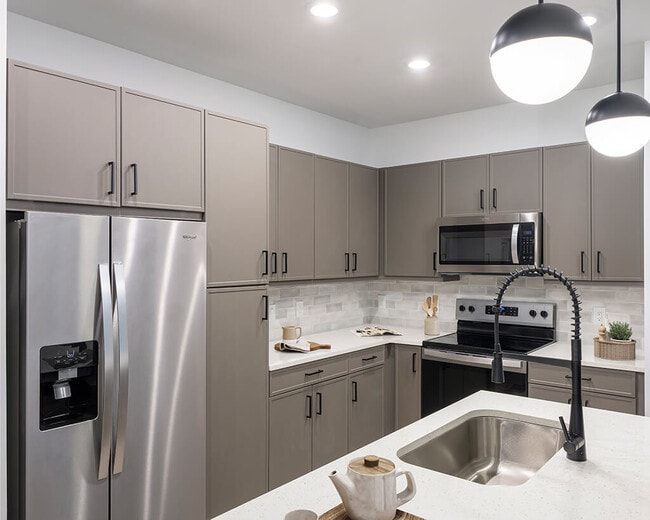 Building Photo - Wayfern Apartments