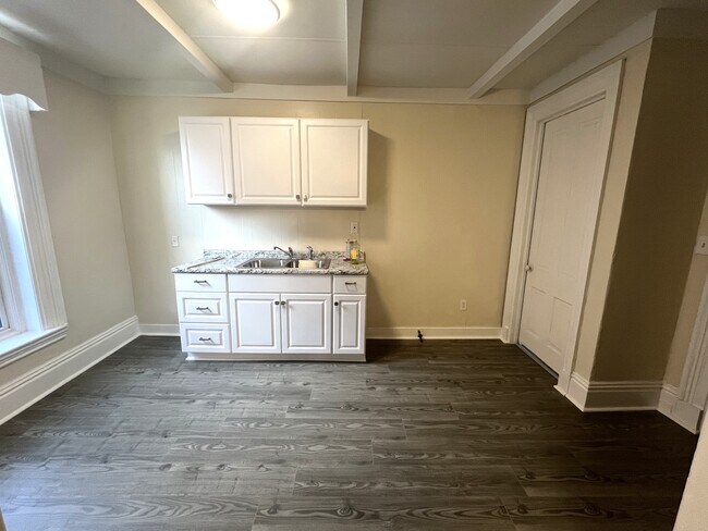 Foto del edificio - 239 W 16th St