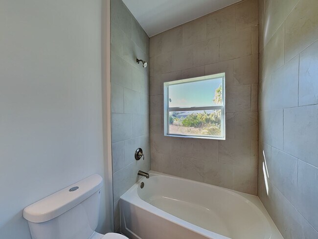 Building Photo - 20241 Lorette Ave