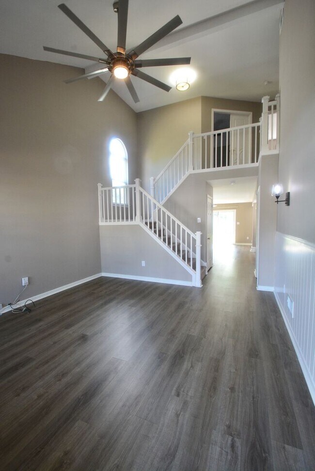 Building Photo - Stunning and Beautifully Updated Twin Home 3 Bedroom - Fenced In Backyard with a Basketball Court