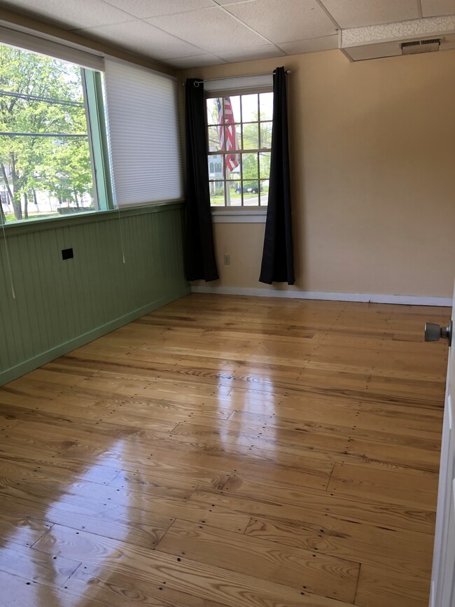 Foto del edificio - 600 S Britain Rd