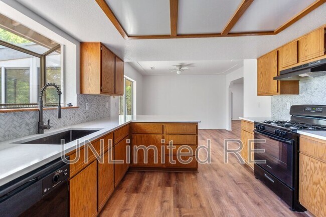 Foto del edificio - 10305 E Oak Creek Valley Dr