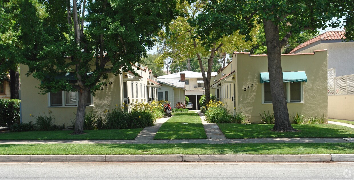 Primary Photo - 250-252 S Catalina Ave
