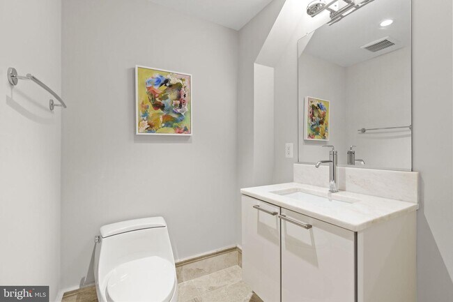Building Photo - 1520 16th Ct N