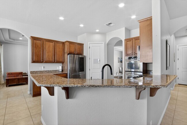 Foto del edificio - Luxury Meets Country Charm: Custom 5BR Home on Acreage in San Tan Valley