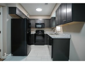 Building Photo - 1209 Stone St