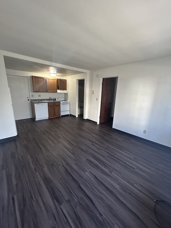 126 s Franklin/1BD - Capital Park Apartments