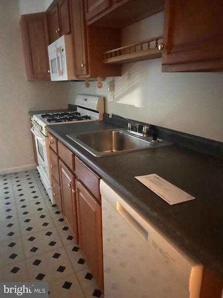 Foto del edificio - 329 Shawmont Ave